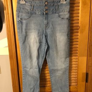 Light Wash High-Waisted Jeans